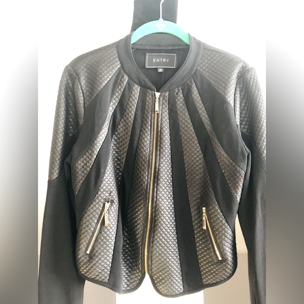 Entry black jacket - Picture 7 of 8